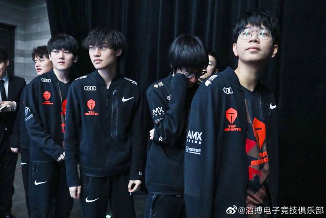 齐聚一堂